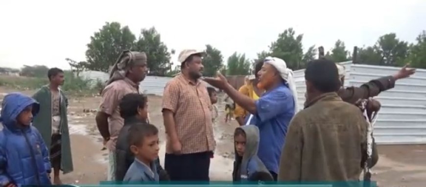 بتوجيهات نائب المجلس الرئاسي العميد طارق صالح العميد نجيب ورق يتفقد أوضاع المتضررين من امطار السيول في الخوخة وحيس ...