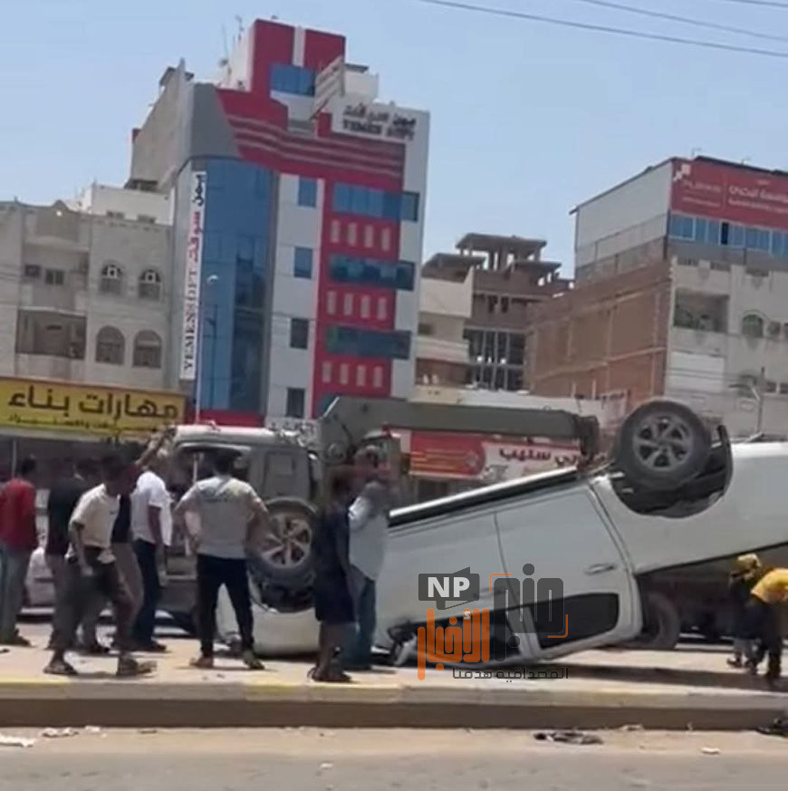 عاجل:حادث مروري في خط التسعين بمديرية المنصورة بعدن(صورة أولية)