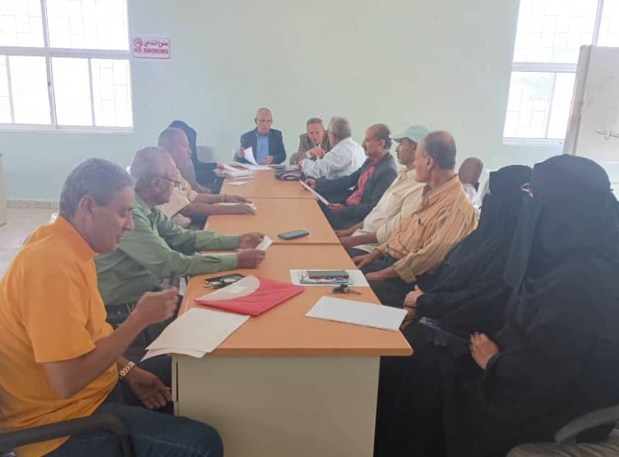 زراعة تعز تستعرض خططها المستقبلية وتوصي بتقييم حاجز العدوف وإنشاء مراكز للصناعات الغذائية..