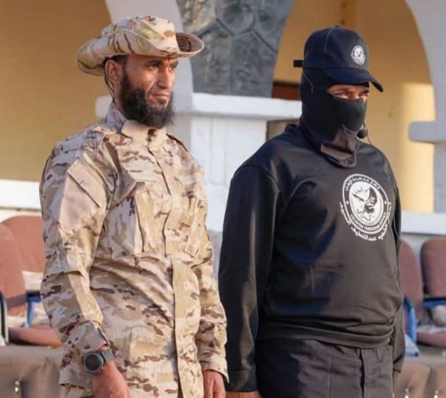 قائد مكافحة الإرهاب عبدالرحمن الشنيني يسلّم نفسه على خلفية حادث مأساوي في أبين أدى لوفاة أب وثلاثة أبناءه