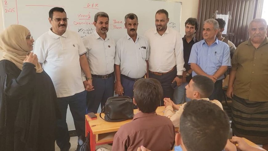 مدير عام المنصورة يشيد بمستوى إقبال الطلبة وإنتظام المعلمين في أول أيام العام الدراسي الجديد.....