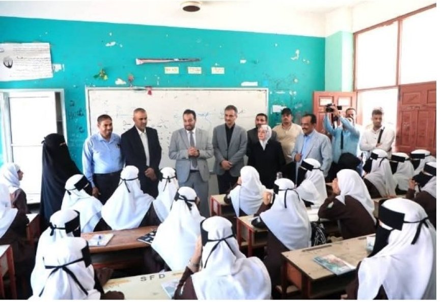 الوزير العكبري والمحافظ لملس يدشنان بدء العام الدراسي الجديد في العاصمة عدن ...