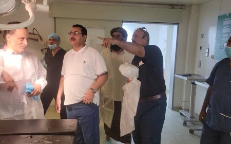 الممول من السلطة المحلية بالمديرية..مدير عام المنصورة يسلم مشروع "إعادة تأهيل مستشفى خليفة الجراحي" للجهة المنفذة...
