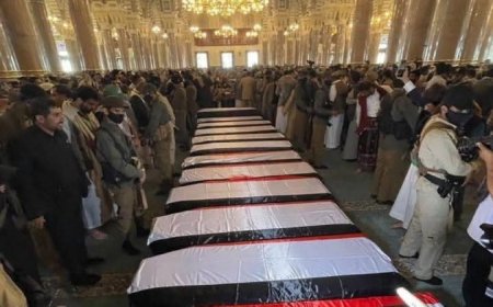 رفض أسر وزراء سابقين وضع شعار الحو,,ثيين على نعوش ذويهم...