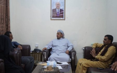 محافظ سقطرى يلتقي قيادة فرع الهيئة العامة للشئون البحرية بالمحافظة