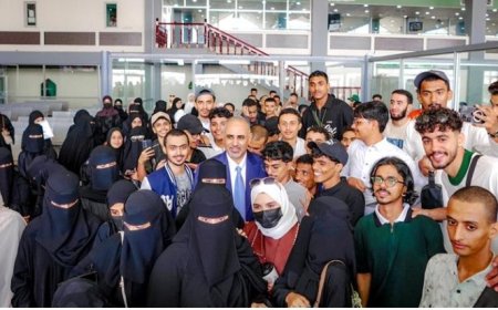 الزُبيدي يؤكد على أن الطلاب يمثلون سفراء لبلادهم في الخارج...