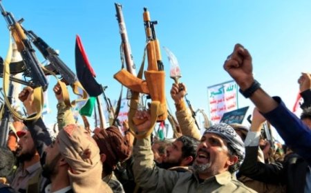 خبير عسكري يحذر من استخدام قيادات مليشيا الحو,,ثي المدنيين والمباني كدرع واقٍ....