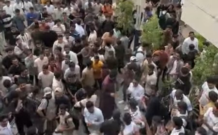 إضراب طلاب جامعة العلوم بعدن: احتجاج على رفع الرسوم ومطالب بمحاسبة الإدارة(صور)