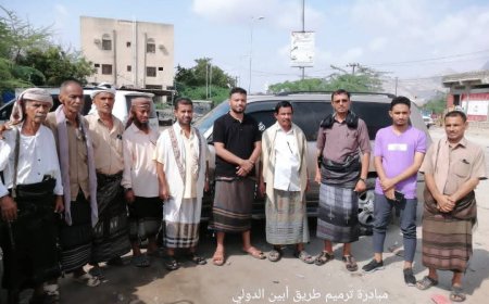 تدشين المرحلة الثانية من مبادرة شبابية لإعادة تأهيل الطريق الدولي في أبين