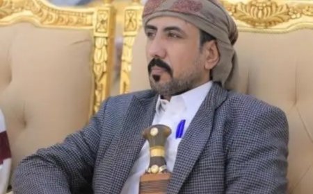 الشيخ عبود هبود بن قمصيت المهري يعزي في وفاة فنان اليمن والخليج محمد مشعجل