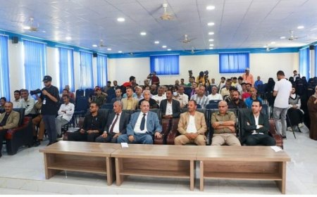 في مهرجان طلابي واسع محافظة تعز تحتفي بالأغنية الوطنية ...