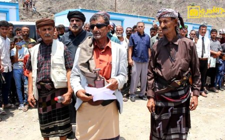 لقاء ونسب بين قبيلتي العوذلي والمسافري في يافع.. وتسمية مولود جديد "عوذلي" رمزًا للوئام(صور)