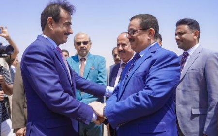 المحافظ بن الوزير يرحب بتدشين رحلات الخطوط الجوية اليمنية (عدن – عتق) ويؤكد على أهميتها في تعزيز التنمية وتوسيع آفاق المحافظة