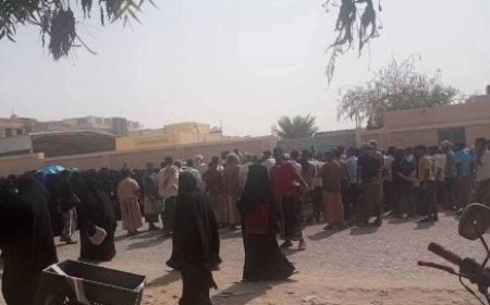 موظفين ومتعاقدين تربويين ينفذون وقفة احتجاجية في الشحر بحضرموت ...