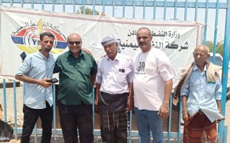 أول ظهور لأعضاء نقابة شركة النفط داخل حوش الشركة بعد جدل أمني واسع 