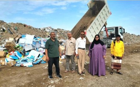 صناعة وتجارة العاصمة عدن تتلف 12 طناً من المواد الغذائية المنتهية..