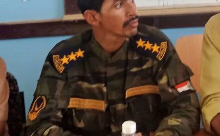 النقيب قمري الصوعري يعزي العميد مازن الجنيدي بوفاة ابنته الغالية