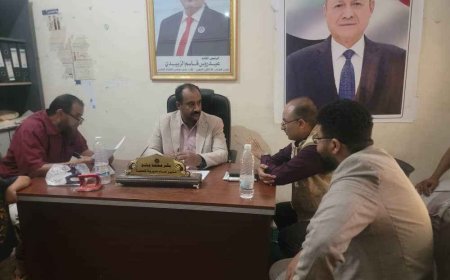 مدير عام قعطبة الشاعري يلتقي وكيل المحافظة لشؤون المديريات جمال مانع