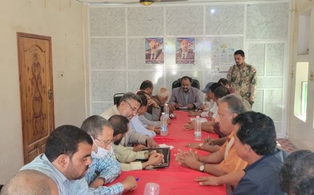 المدير العام بكر الشاعري يترأس اجتماعاً هاماً للهيئة الإدارية والمكتب التنفيذي بمديرية قعطبة محافظة الضالع. 