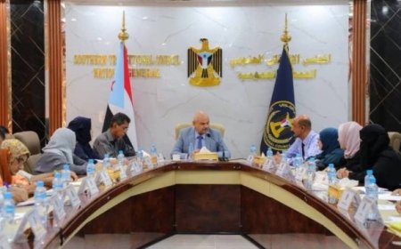 المجلس الانتقالي الجنوبي يشدد على ضرورة صرف رواتب الموظفين والعسكريين المتأخرة لأكثر من أربعة أشهر...