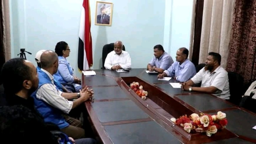 محافظ الحديدة يبحث مع بعثة"أونمها" سرعة فتح طريق "حيس – الجراحي"..