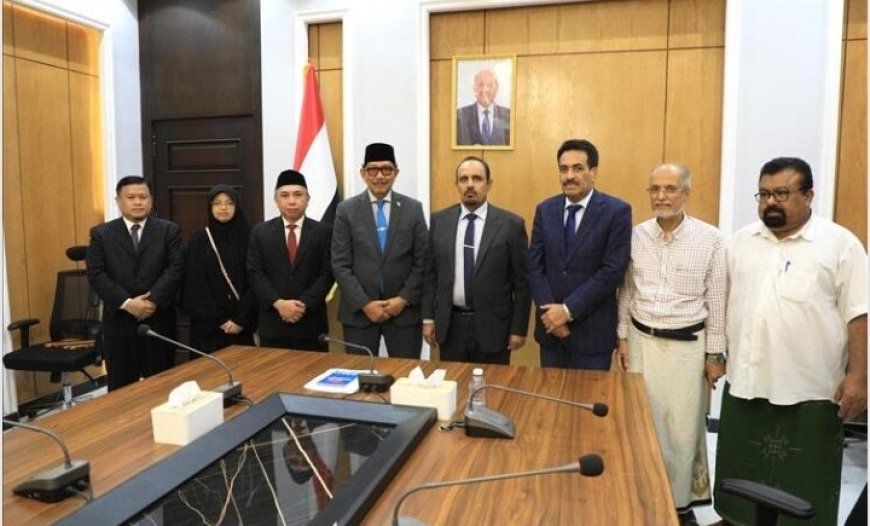 المحافظ بن ماضي يبحث تعزيز العلاقات الاقتصادية والتعاون التجاري مع السفير الاندونيسي ....