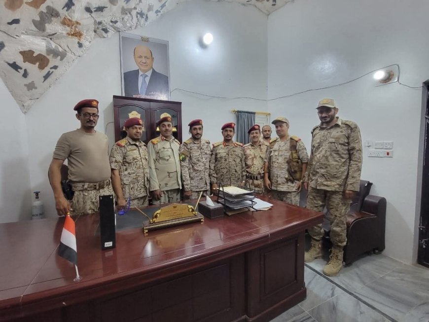 قائد المنطقة العسكرية السادسة يلتقي بخريجي القيادة والأركان ويشيد بمستوى تأهيلهم...