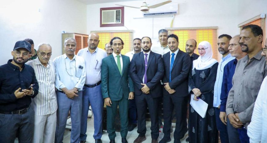 الأمين العام للمجلس الانتقالي الجنوبي يشرف على مراسم تسليم مهام رئيس هيئة الأراضي والمساحة والتخطيط العمراني 