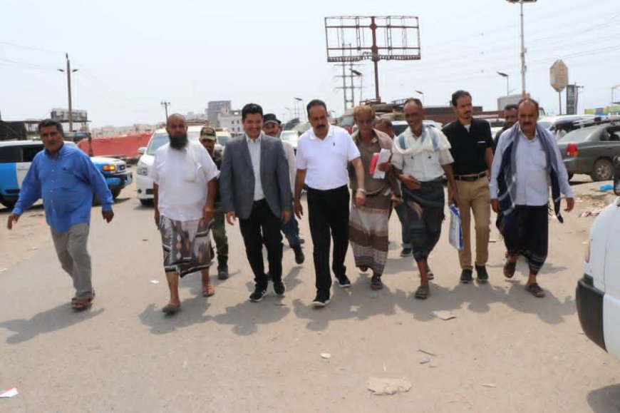 تنفيذا لتوجيهات وزير الأشغال..العقربي يطلع على احتياجات مديرية البريقة من مشاريع صيانة الطرق بعد الأضرار التي خلفتها السيول