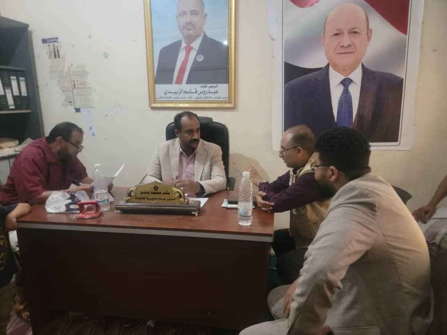 مدير عام قعطبة الشاعري يلتقي وكيل المحافظة لشؤون المديريات جمال مانع