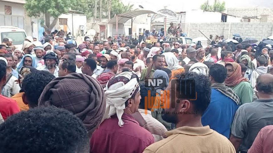 عاجل: وساطة شبابية تنجح في الإفراج عن لجنة نقابة المعلمين بالمكلا