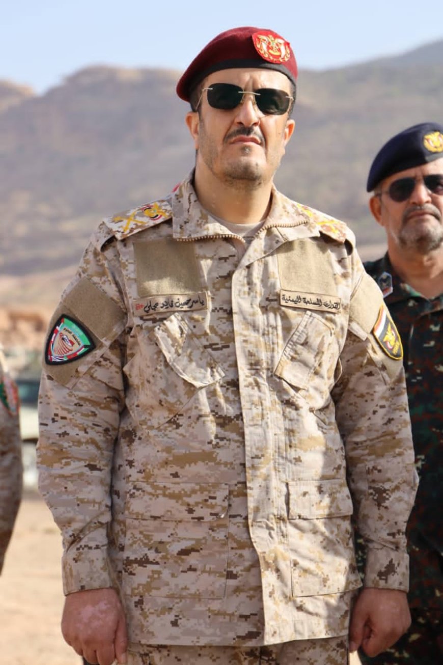 قائد محور علب يحيي أبطال الجيش في ذكرى ثورة 26 سبتمبر: ماضون حتى استعادة الجمهورية