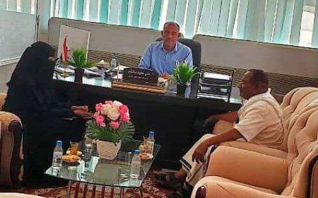 رئيس اتحاد النقابات ورئيسة دائرة المرأة يشيدان بدور مطار سيئون الدولي في خدمة المسافرين