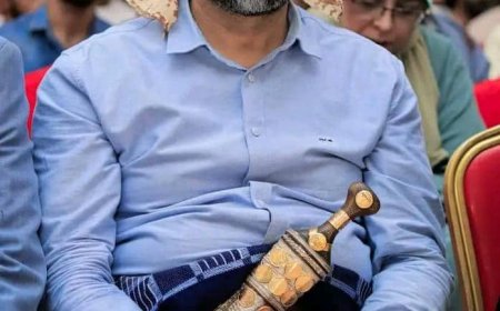 الشيخ صابر عبدالرب النقيب يهنئ رجل الأعمال سمير القطيبي بحصول بنك القطيبي على شهادة الآيزو العالمية