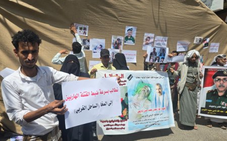 تعز: أهالي الشهداء والمغدور بهم يطالبون طارق صالح بالقبض على قتلة هاربين إلى المخا.. ..