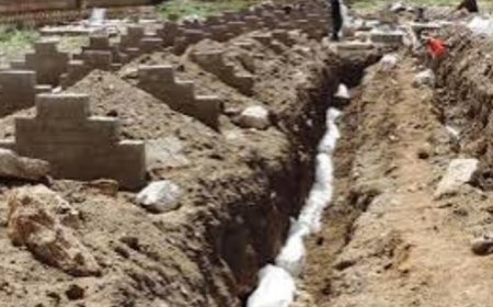 الميليشيات الحو..ثية تدفن في الجوف وعمران عشرات الجثث المجهولة ..