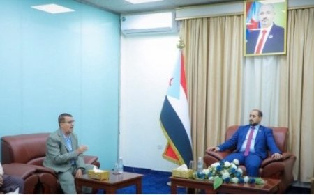 المجلس الانتقالي يناقش مع وزارة الصناعة والتجارة التحديات والصعوبات التي تواجه القطاع الصناعي في المرحلة الحالية....