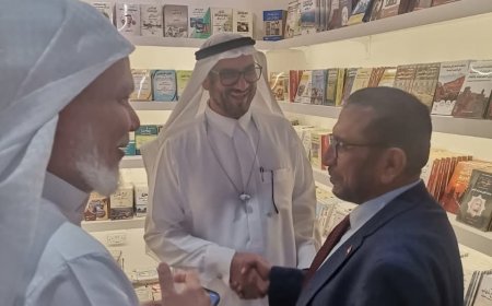 بالفخر يزور جناح دار الوفاق الحديثة في معرض الرياض الدولي للكتاب 2025