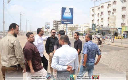 صندوق صيانة الطرق والجسور يسلم المؤسسة العامة للطرق مشروع ترميم طريق كورنيش المحافظ بالمنصورة في عدن