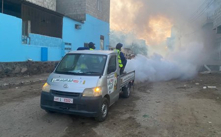 مجموعة القطيبي وهيئة الخليج وعدن يختتمان حملة الرش الضبابي والرذاذي في مديرية البريقة بالعاصمة عدن
