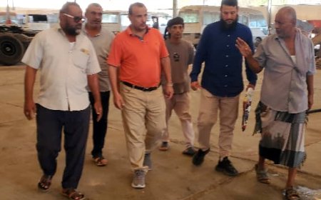 نائب المدير التنفيذي للشؤون التجارية يتفقد ورشة دار سعد ويشيد بمستواها الفني في صيانة أسطول النقل