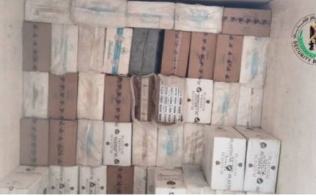 قوات الحزام الأمني في لحج يحبط تهريب شحنة من السجائر ...
