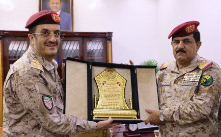 من ميادين الشرف في صعدة.. قائد محور علب يجدد العهد بمواصلة مسيرة الأبطال في ذكرى 14 أكتوبر