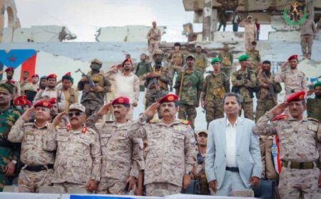 احتفاءً بثورة 14 أكتوبر...وحدات عسكرية من  قوات الدعم والإسناد والحزام الأمني في أبين تنفذ عرضا عسكريا مهيبا ...