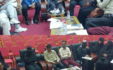 رؤساء اللجان يسلمون كشوفات الموهوبين الذين سيشاركون في مهرجان الطفل الموهوب بعدن