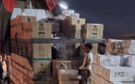 قوات الحزام الأمني بلحج تضبط مبيدات حشرية منتهية الصلاحية....