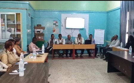 منسق مشروع المساعدات الغذائية بمحافظة لحج يلتقي مدير عام المسيمير...