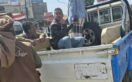 قوة أمنية تعتقل الصحفي أسامه كربوش في تعز....