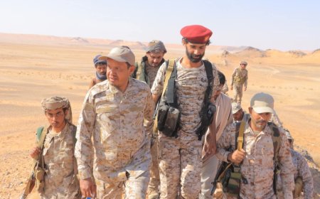 قائد المنطقة اللواء حنتف يزور قطاع صحراء ويلتقي قادة الألوية والوحدات المرابطة في القطاع ...