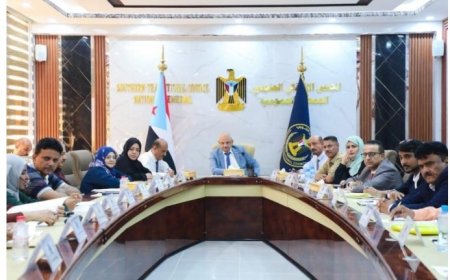 المجلس الانتقالي يؤكد على تعزيز التعليم ومواجهة التحديات الاقتصادية في الجنوب...